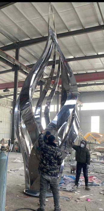 Декоративные скульптуры и арт-объекты из нержавеющей стали — на заказ.