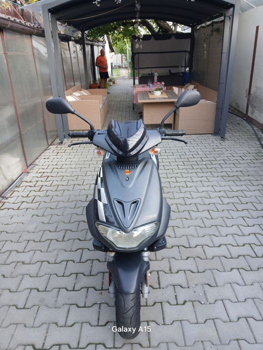Scuter motowell 49cc 4 timpi răcire aer înmatriculat cu nr si talon carte