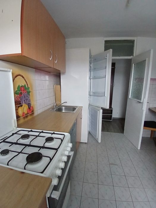 Vand apartament 3 camere