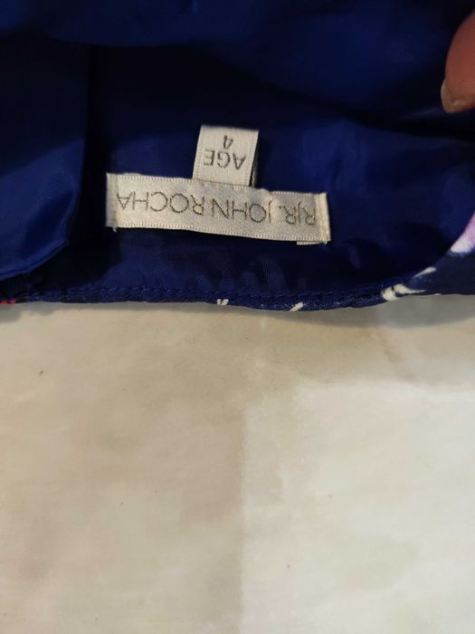 Поличка за момиче