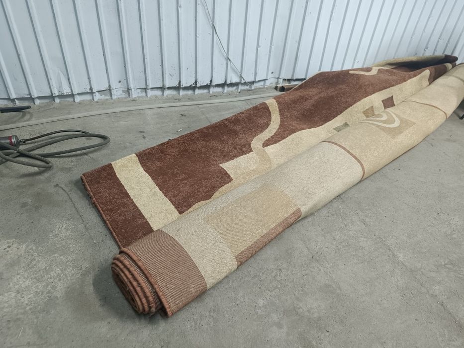 В Продается палас