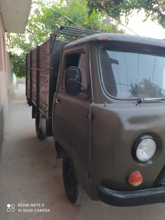 УАЗик бортовой сотилади