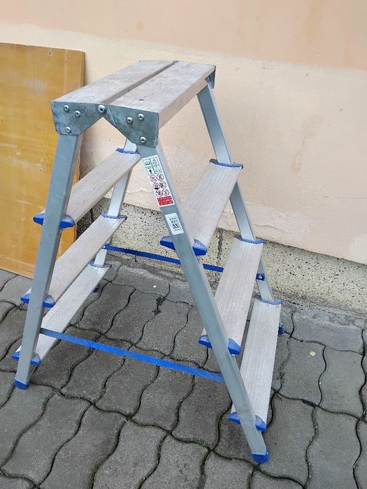 Scara de aluminiu dubla