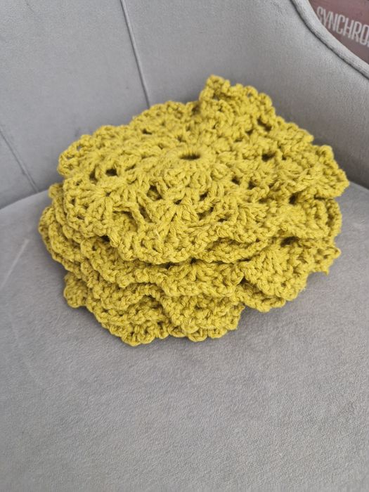 Салфетка вязаная, жёлтая