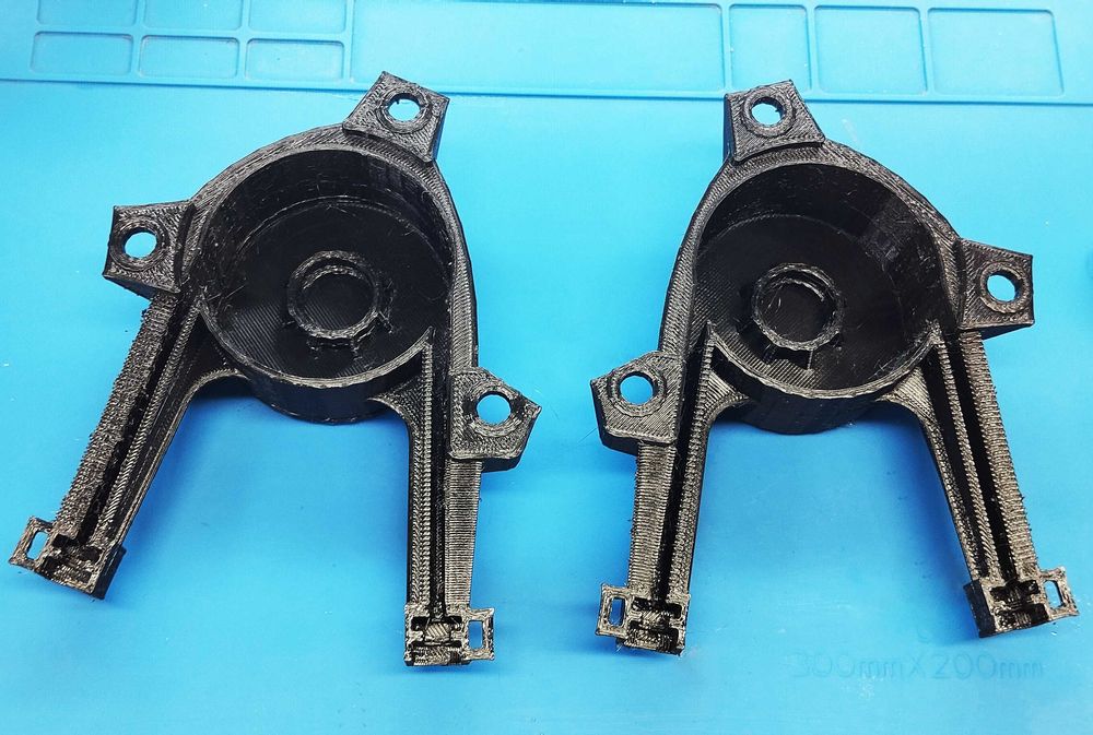 Корпус электропривода двери TOYOTA ALPHARD