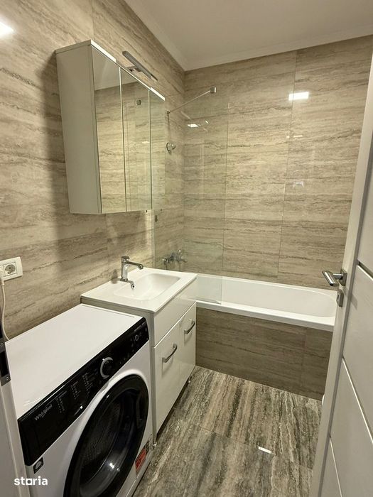 Închiriez apartament cu 3 camere