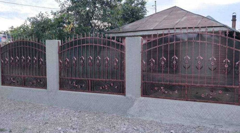 Garduri din panouri stil jaluzele, sipca metalica, tabla, plasa si BCA