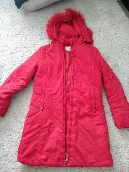 Продам детские куртки.