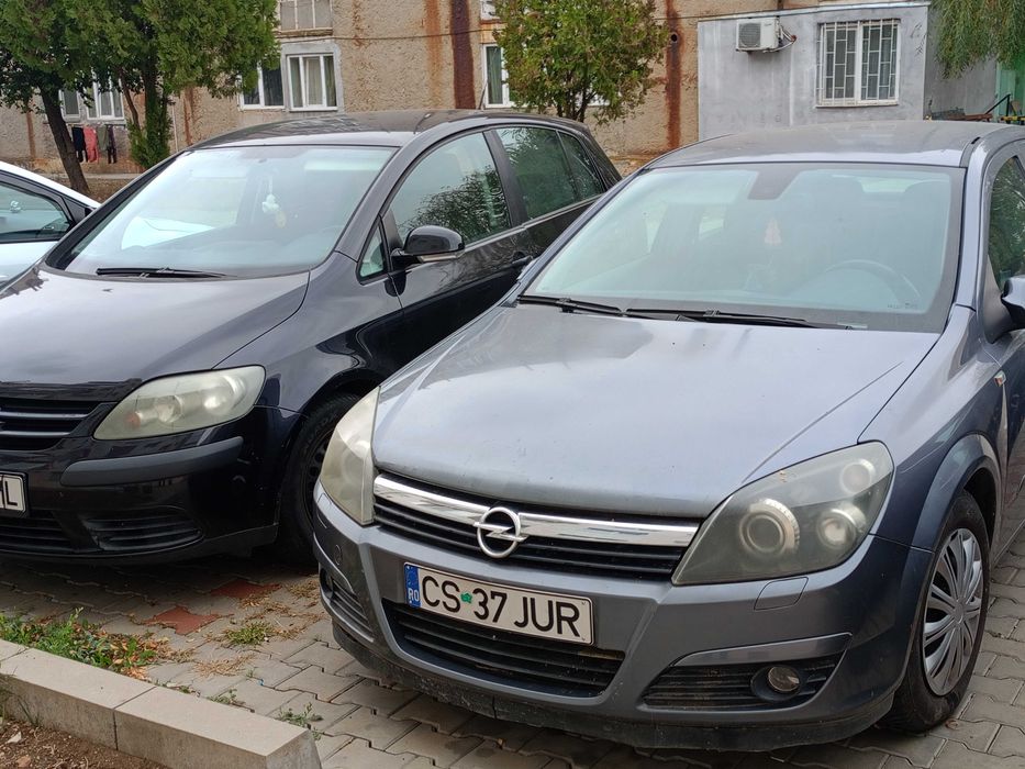 De vînzare 2autoturisme Opel asta și golf 5+