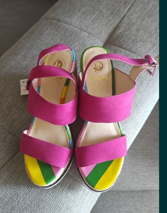 Босоножки летние