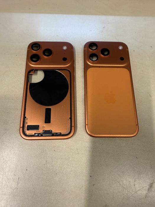Carcasa originala iphone 17 pro