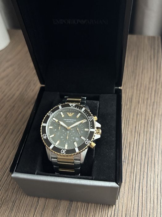 Продам часы Emporio Armani