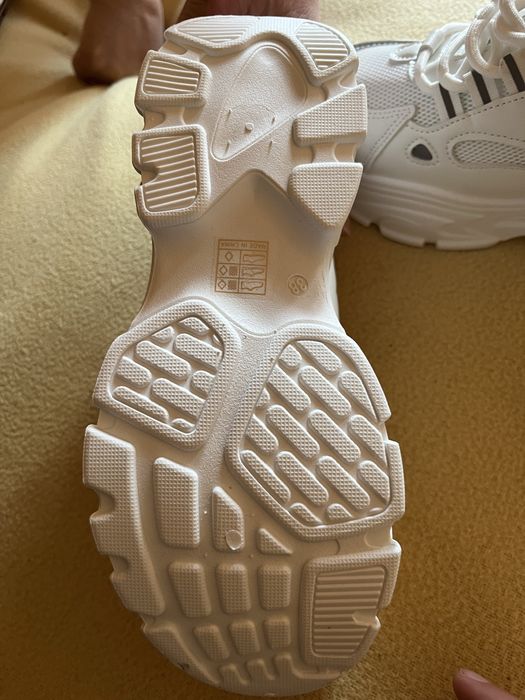 Дамски обувки.