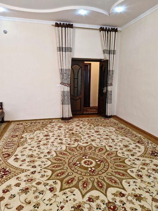 Шовот шахрида яшашга таййор уй сотилади