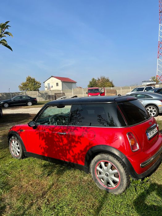 Продавам мини коопер на части