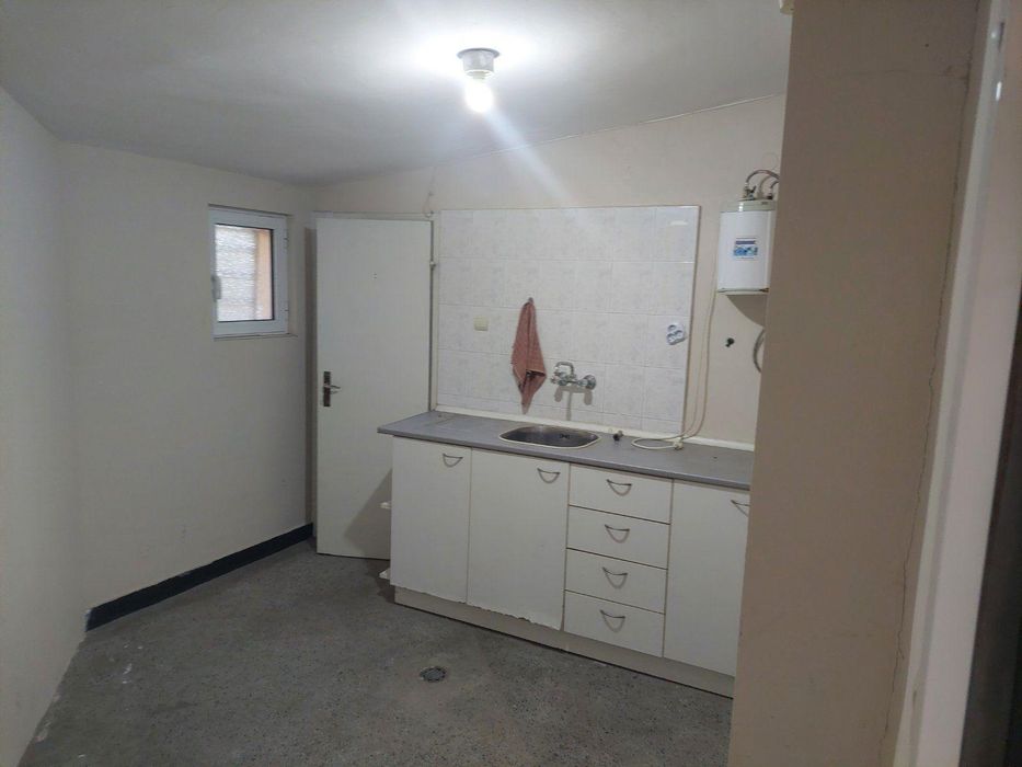 Дава се под наем Офис в Пловдив, Мараша - 45 кв.м за 382.5 € - Снимка #1