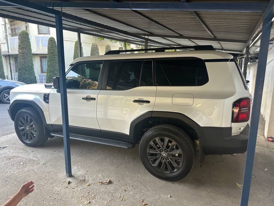 Продам новую Land Cruiser Prado 250. Своя.