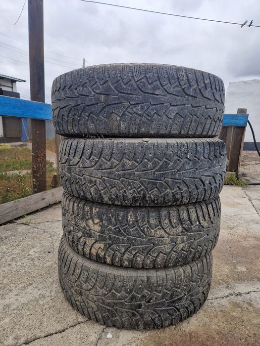 Продам покрышки на R17