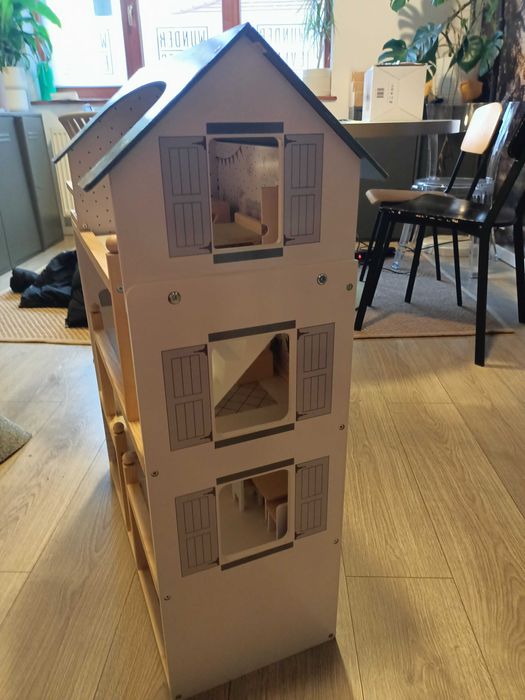 Căsuță de păpuși