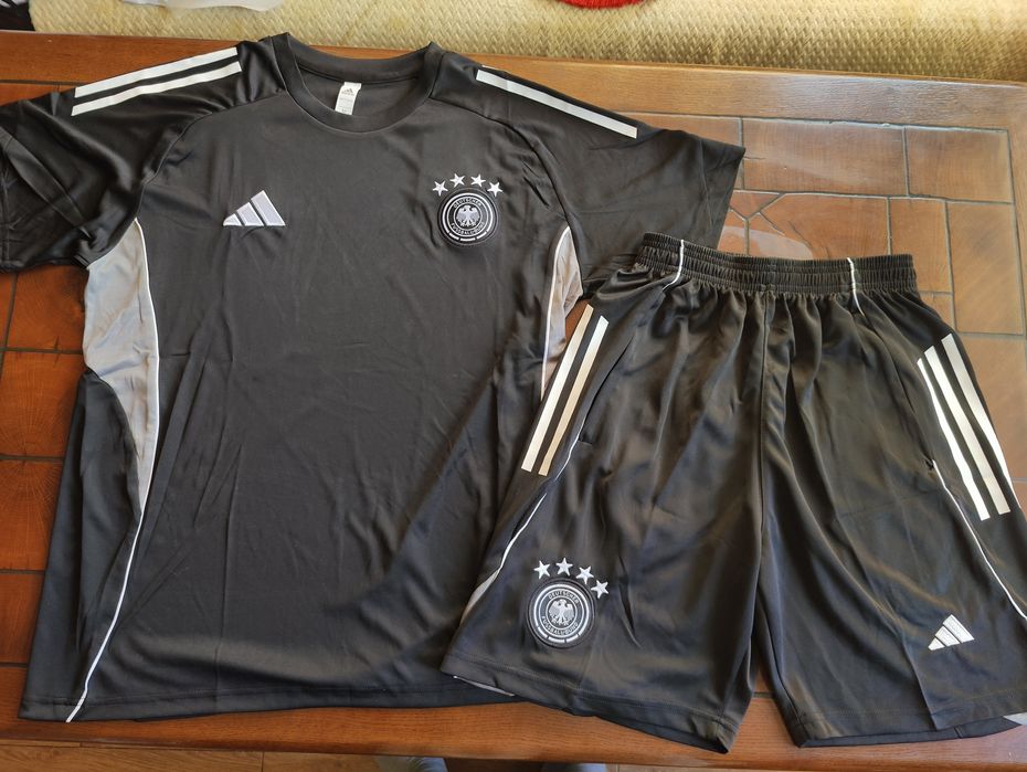 Тренировъчен футболен екип Германия 2025/2026