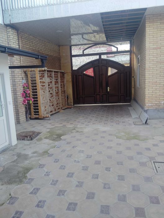 Prodayotsa dom v dol dorogi pod biznes