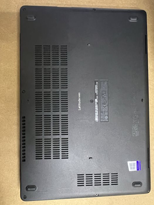 Dell 5490 ноутбук в идеалтном состоянии i5-8350u 8gb ddr4 256 ssd