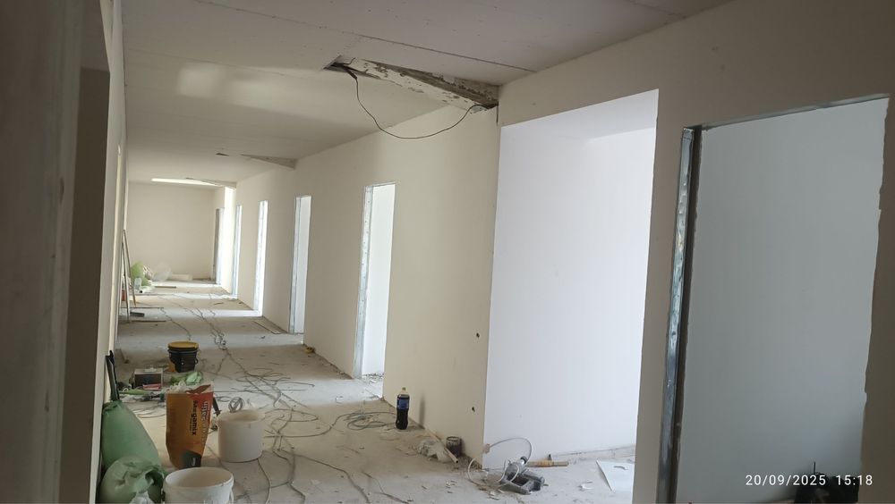 Сдается В Аренду Офис! 1-ая Линия. f004