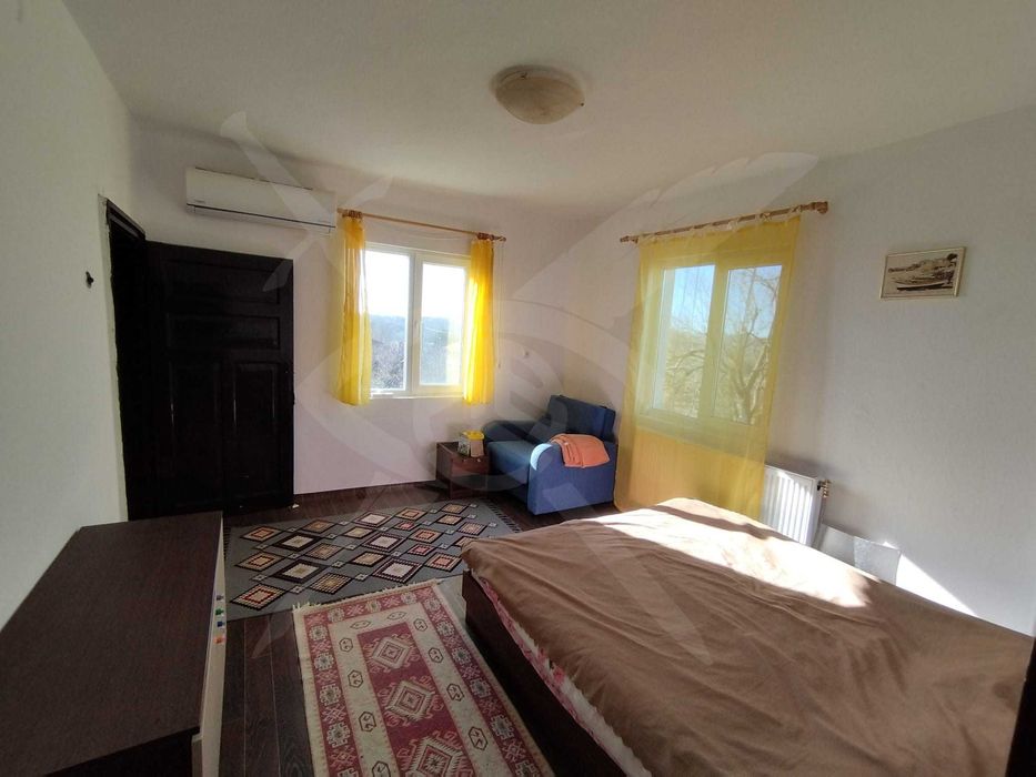 Двуетажна къща в село Загорци 53989