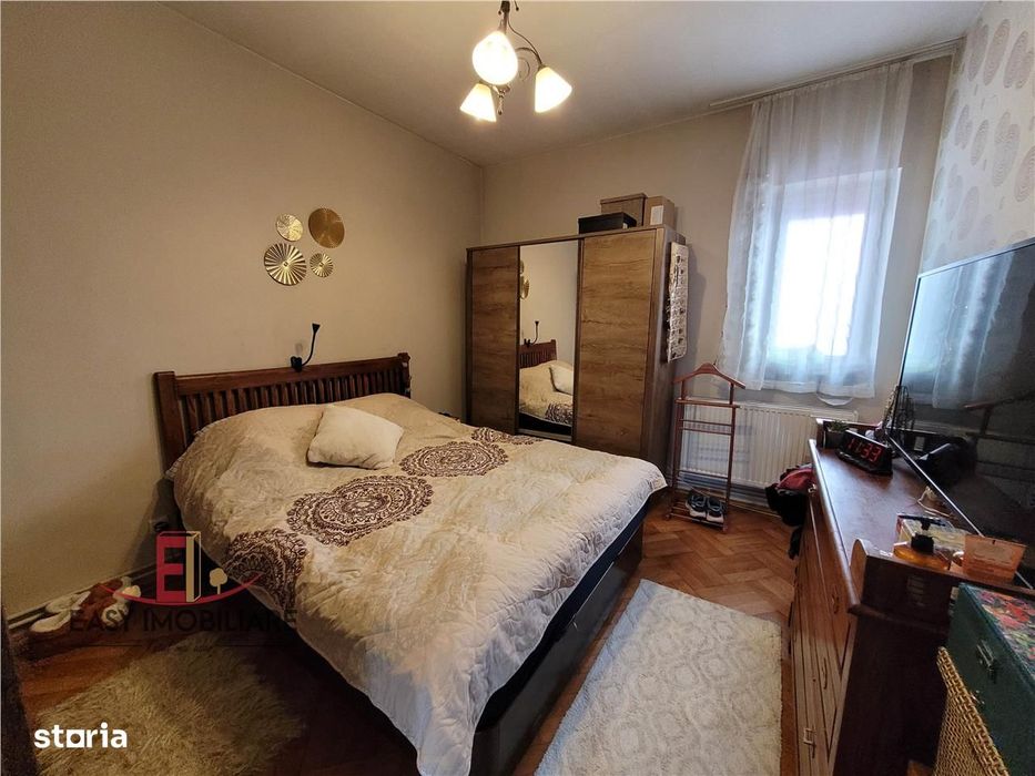 Apartament 4 camere , Piata Matei Corvin , 95mp , Semi-Central