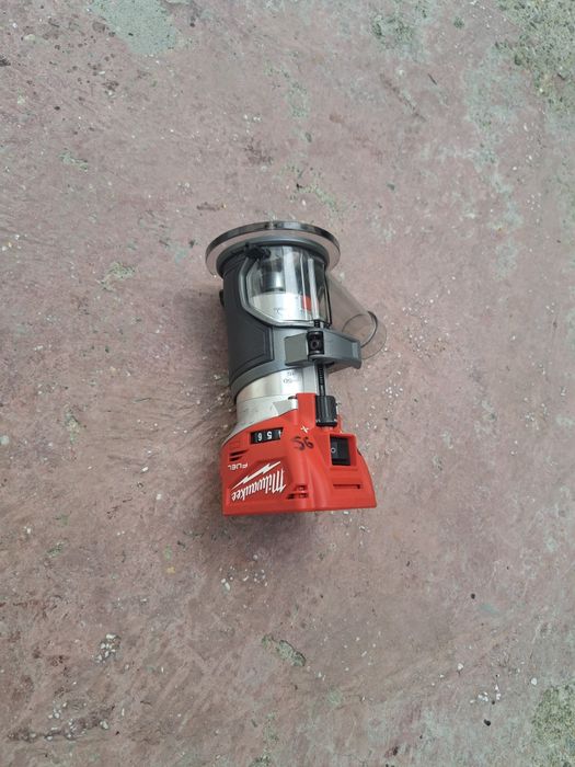 Freza lemn Milwaukee M18 FTR8.   202t
