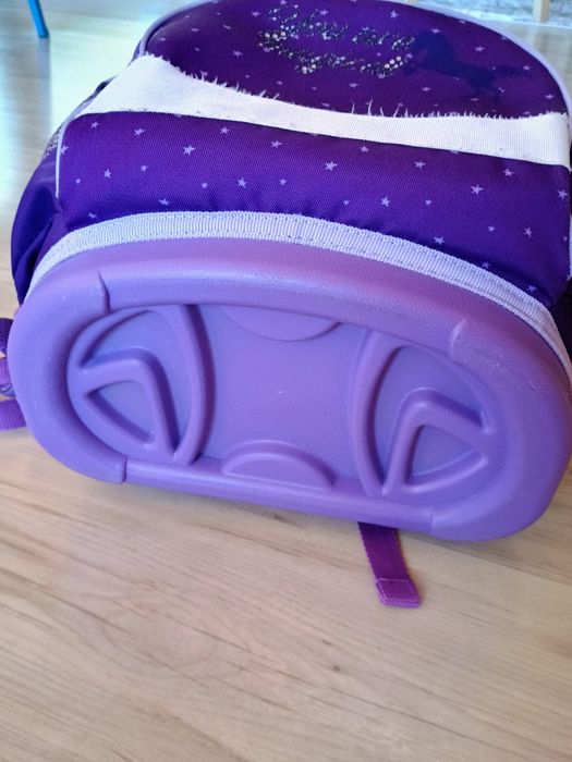 Продавам ученическа раница Belmil