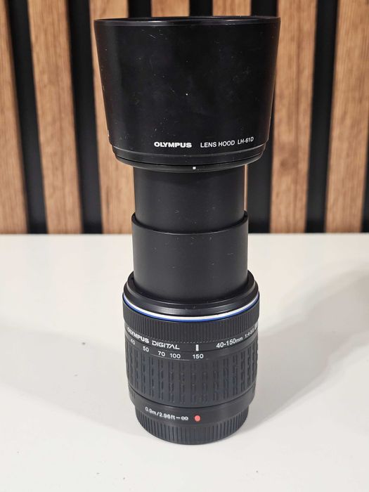 Obiectiv Olympus Digital 40-150mm ED cu Lens Hood LH-61D