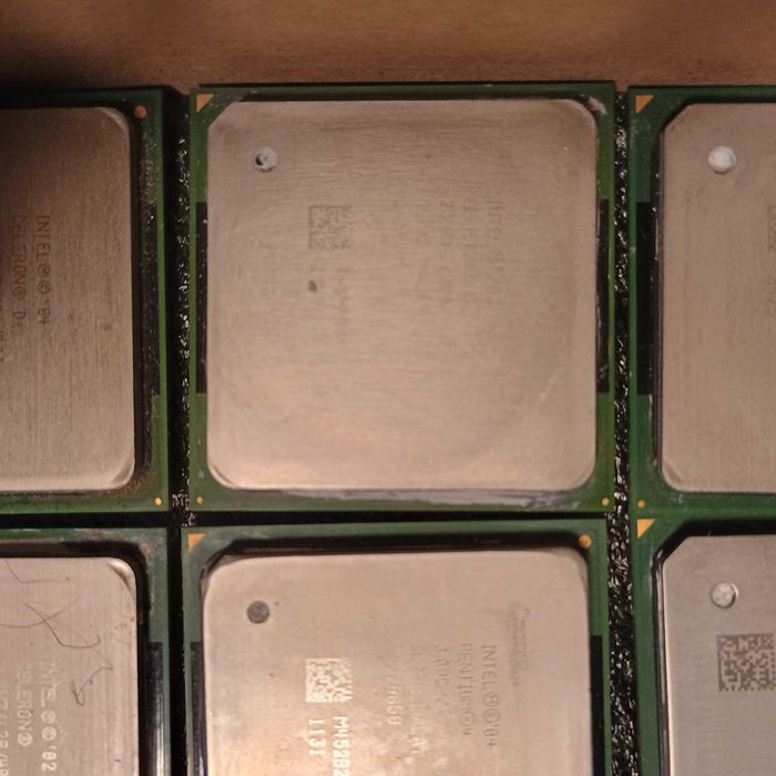 Стари процесори Intel, AMD