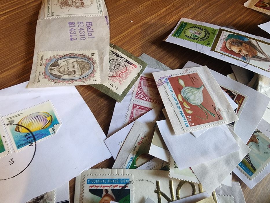 Марки из Пакистана и Туркменистана (для коллекционеров)