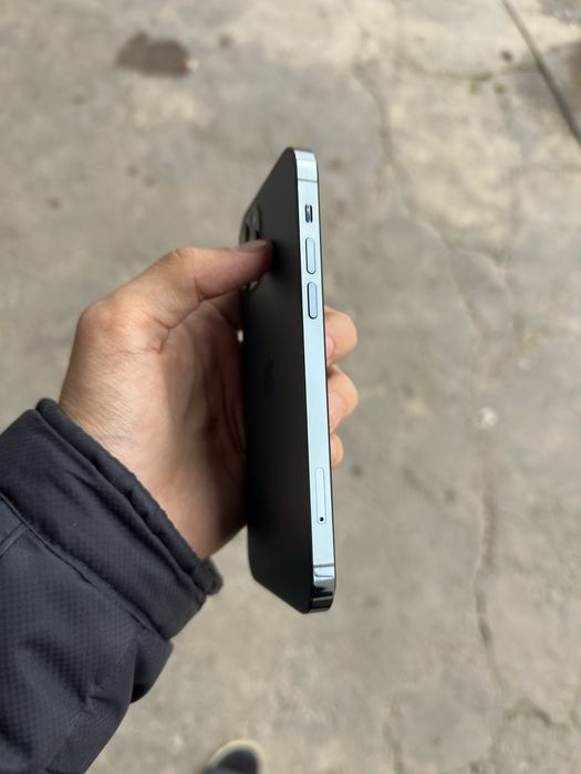 IPhone 12 pro sotiladi yoki playstation 3 obmen bor pulini gaplashamiz