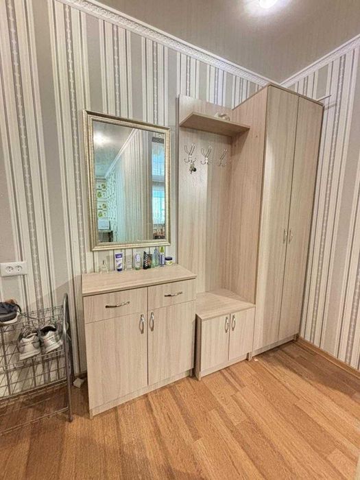 Продам 3- ком квартиру район Уют