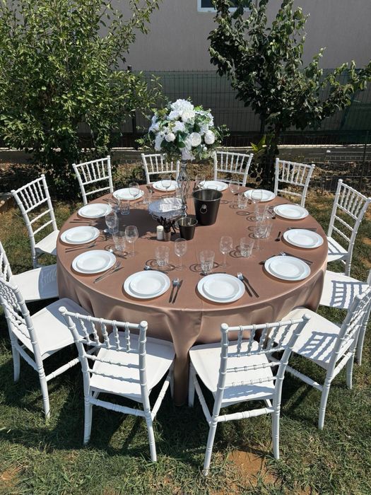 Inchiriez mese si corturi evenimente