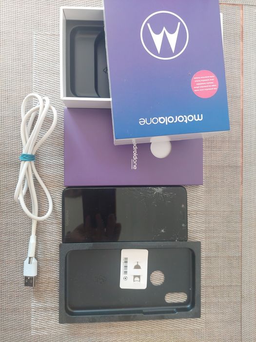 Telefon Motorola One pentru piese