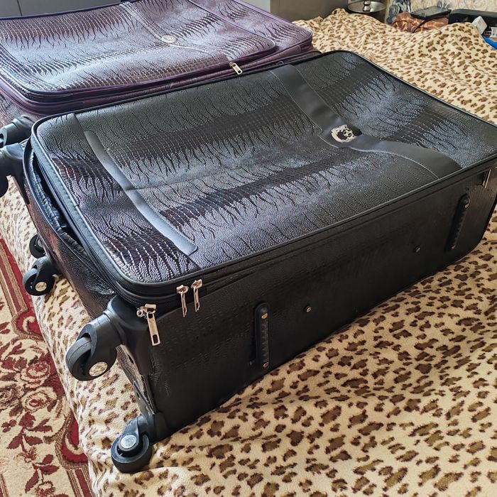 Чемоданы продам срочно