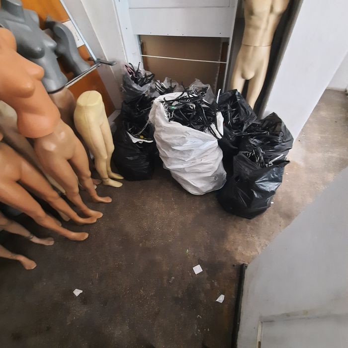 Vand 6 buc. de sacii cu umerașe 250 lei