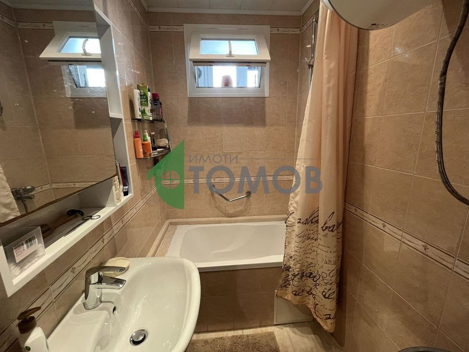 Продава се Тристаен апартамент в Шумен, Математическа гимназия - 103 кв.м за 1283 €/кв.м - Снимка #8