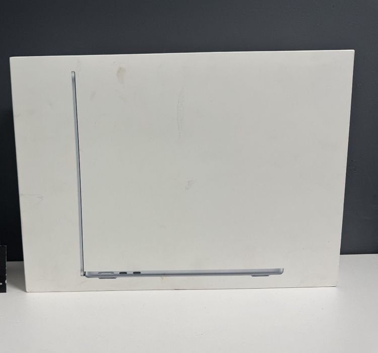 13” MacBook Air M4 2025• 16 GB • 256 GB •NOU Sigilat