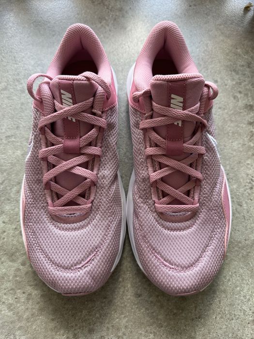 Оригинальни маратонки Nike 40.5 – нови, розови