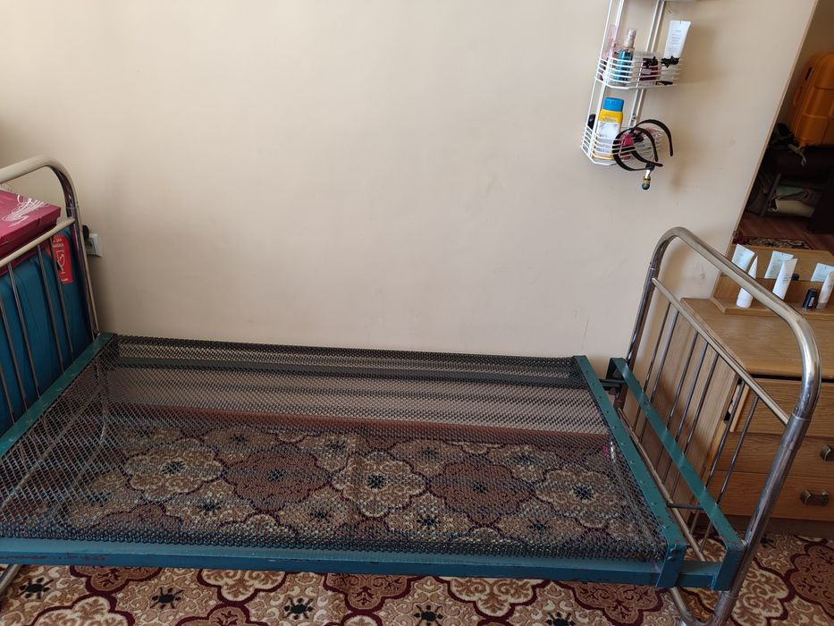 Кровать железный
