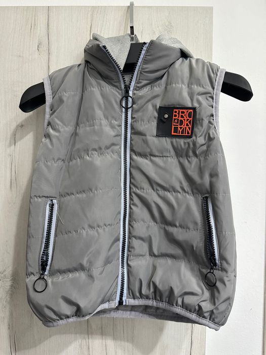 Жилетка безрукавка