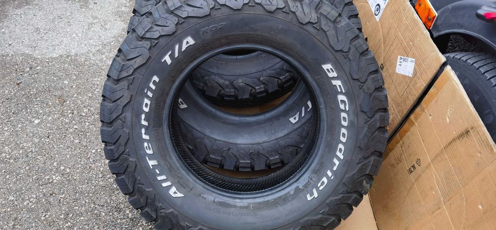 Чисто НОВИ BFGOODRICH 245/75R16 120/116S TL ALL-TERRAIN T/A KO2