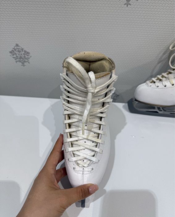Продам коньки EDEA