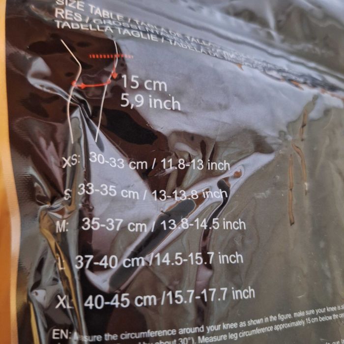 Волейболни наколенки Arrea Tokio XL и Asics Gel L