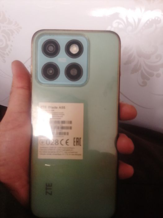 Продам срочно телефон