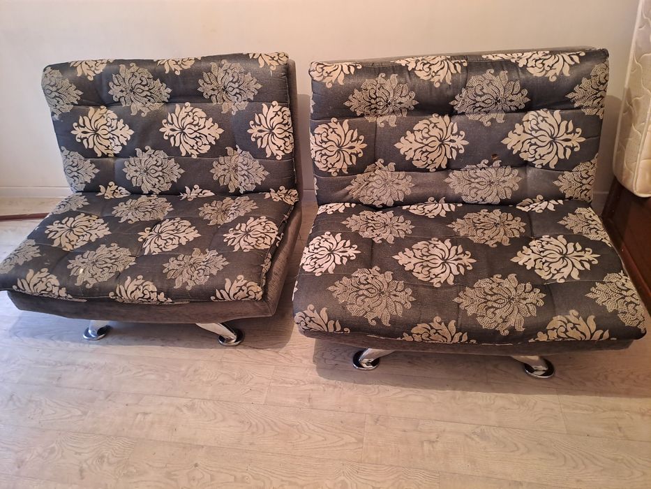 Отдам диван с кресло бесплатно